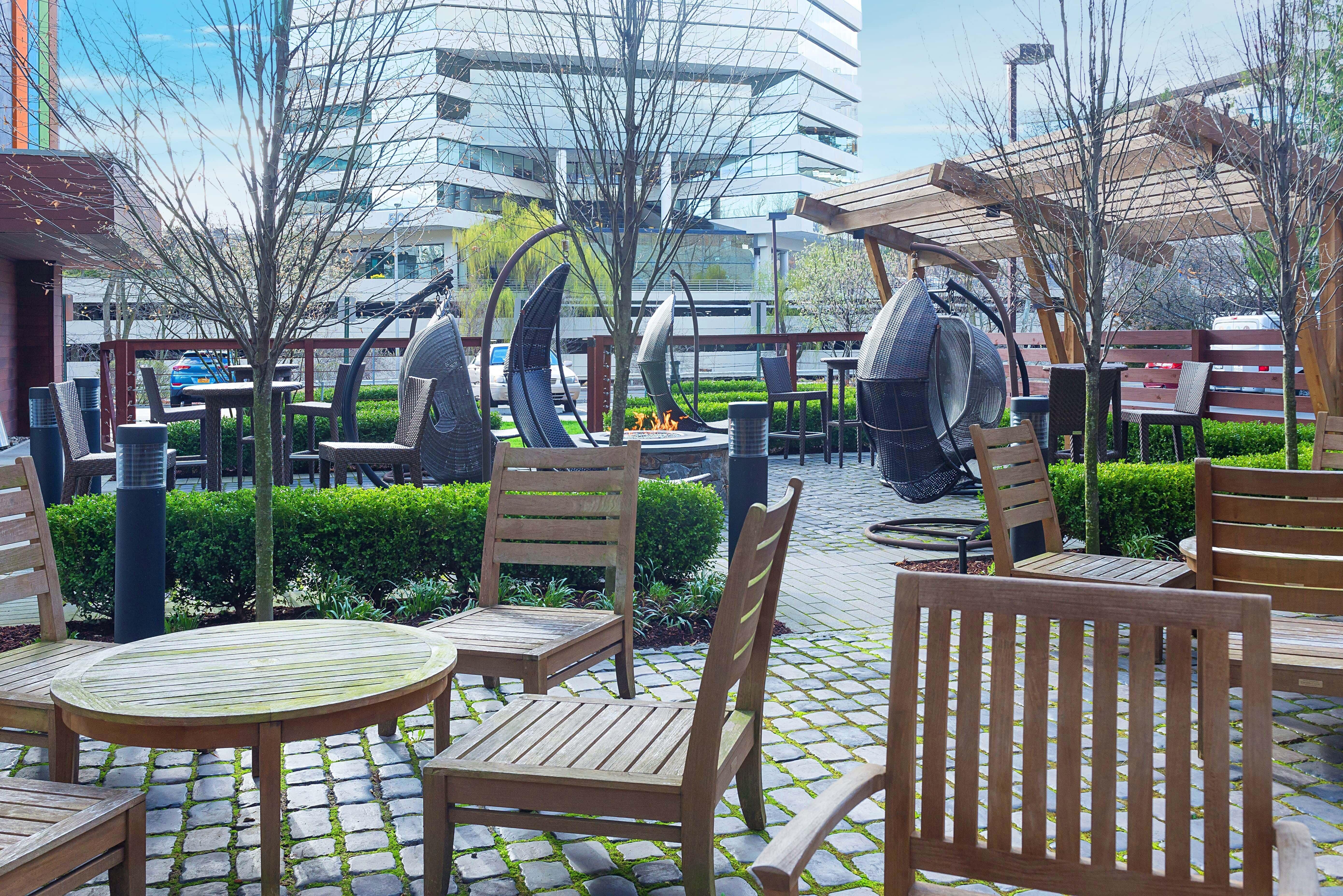 Even Hotel Norwalk By Ihg Extérieur photo